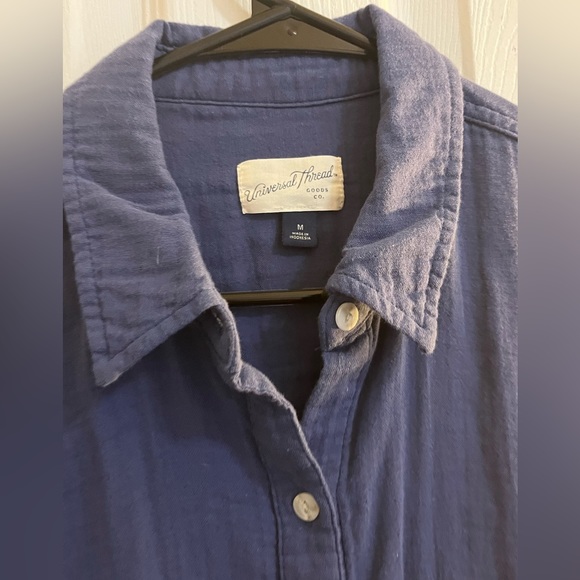 Universal Threads Men’s 100% Cotton Button Down Size Medium - Picture 2 of 5